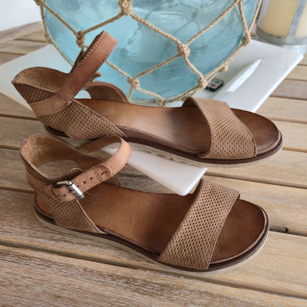 Miz Mooz Perforated Leather Sandals Strap Ankle Women 40 9 9.5 Casual Summer EUC - Picture 5 of 15